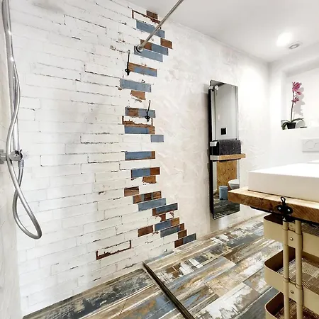Le Vauban - T2 Vieil Appartement